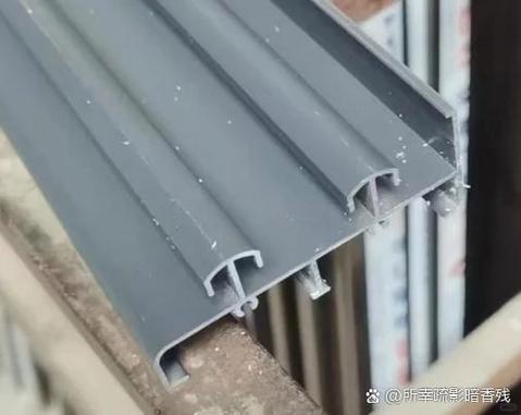 窗帘轨道最建议买三种