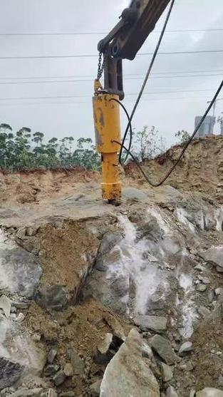 静态爆破岩石劈裂机图标