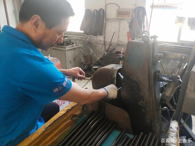 压铸打磨工视频