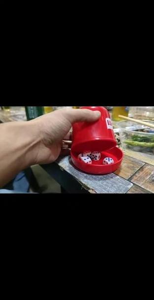 摇骰子劈缩略图