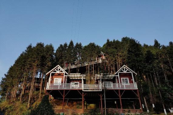 在水一方休闲山庄
