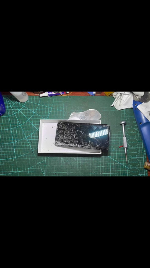 手机摔了一下发热