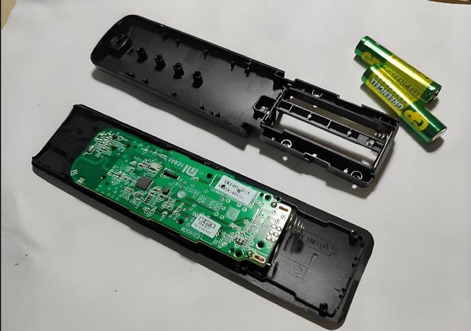 海信遥控器后盖怎么开