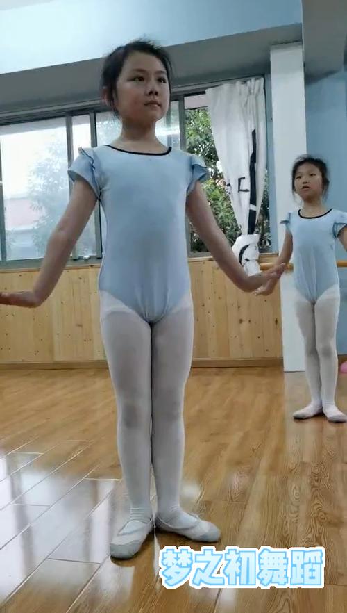 考级鸭步走缩略图