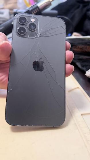手机后盖塑料开裂图标