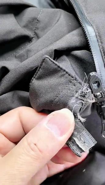 羽绒服拉链头坏了怎么修