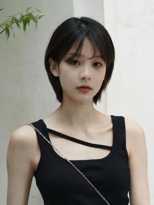 又酷又飒的女生短发缩略图