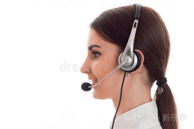 耳机出现滋滋的声音
