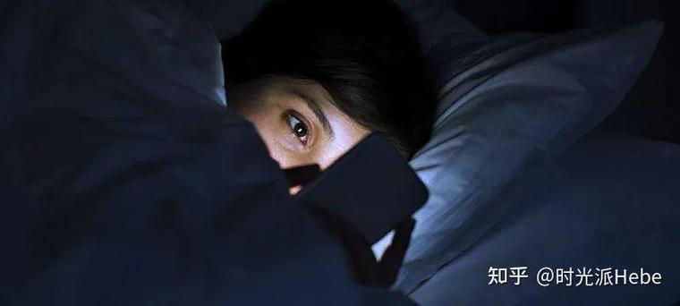 睡觉不能开小夜灯吗缩略图
