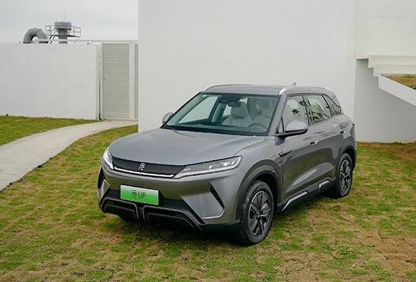 比亚迪元suv