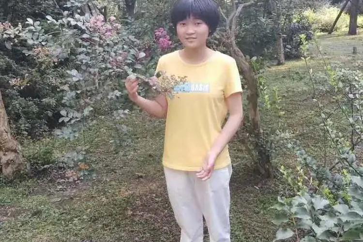 高三少女的自白txt小说图标