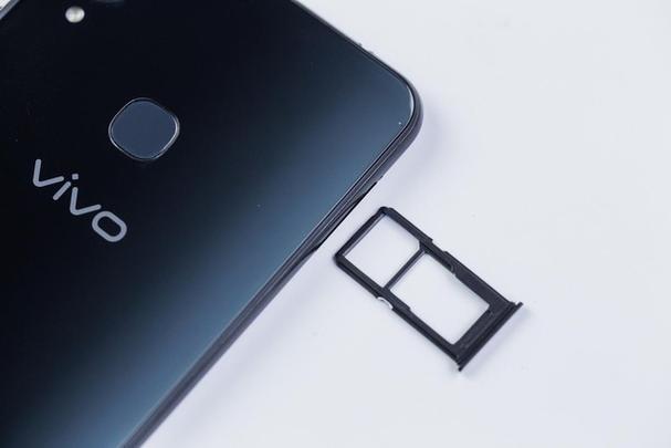 vivox21i有几个卡槽缩略图