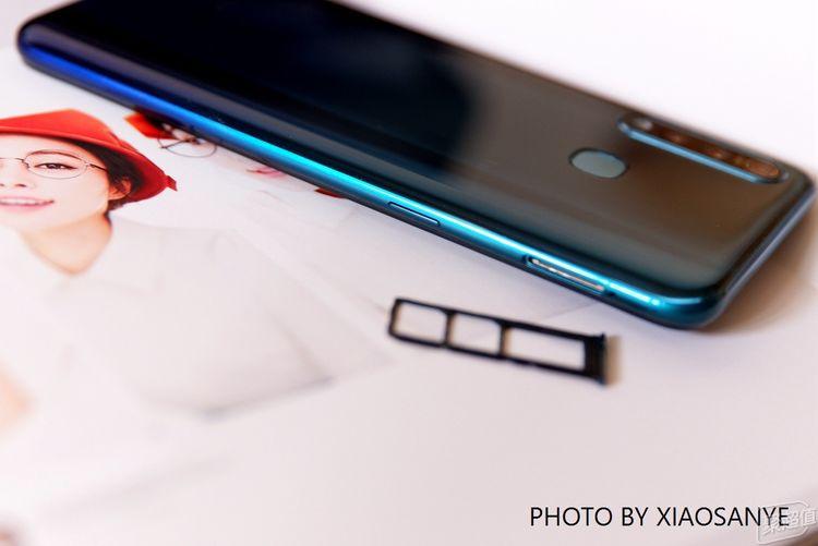 vivoz5x后盖是玻璃还是塑料缩略图