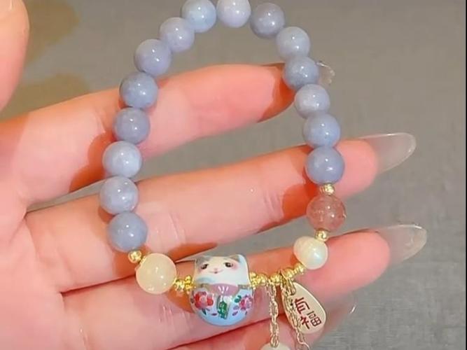 招财猫捡水晶宝石视频缩略图