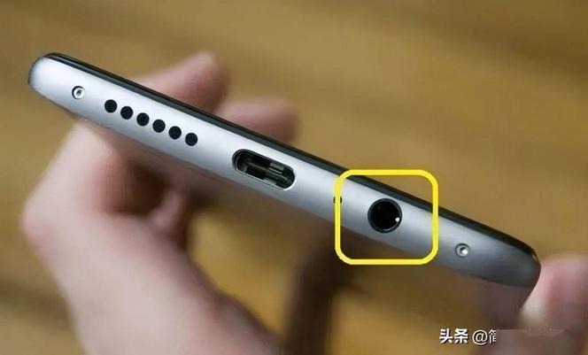 耳机上的孔是干嘛的缩略图