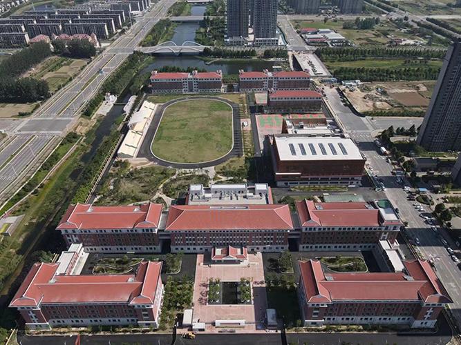 郑州外国语航空港校区缩略图