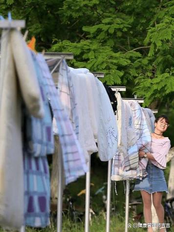 被子刚晒完可以装起来吗