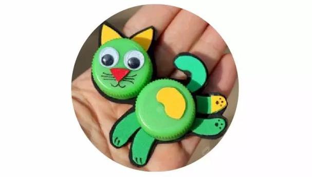 两瓶饮料塑料扣怎么打开缩略图