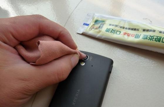 手机摄像头模糊怎么修图标