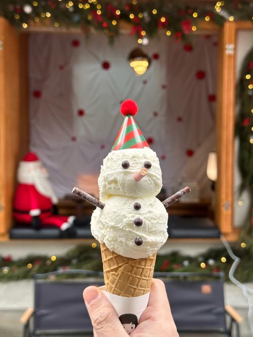 雪人拉冰激凌搞笑图片缩略图