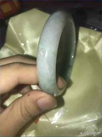 玉手镯碰到有痕迹怎么处理图标