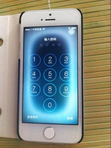 手机屏幕边缘有白光缩略图