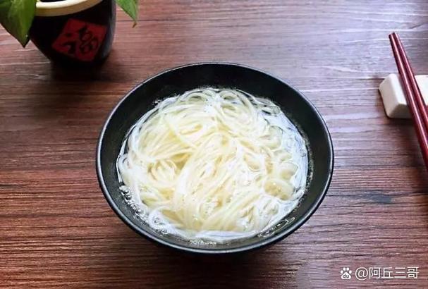 压面条一斤面粉加多少水缩略图