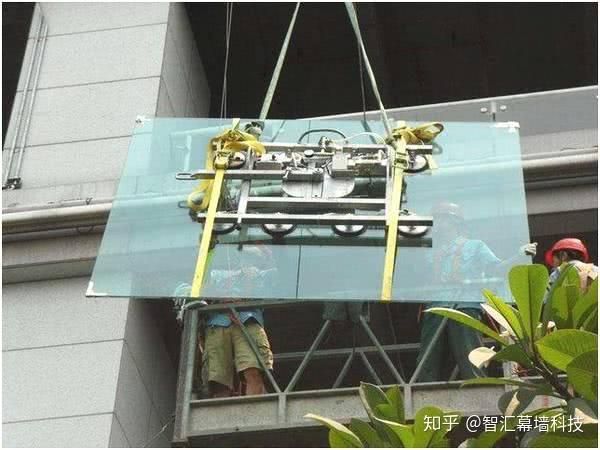 吊挂大板玻璃安装