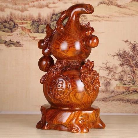 鱼缸和财神爷摆放图片