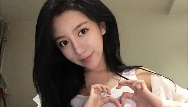 女人抖音比心啥意思游戏截图