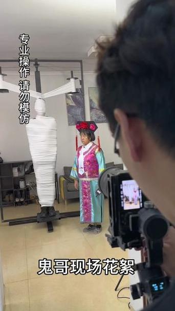 被蜘蛛网裹成木乃伊游戏缩略图