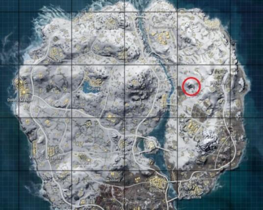 和平精英雪地空投洞游戏截图