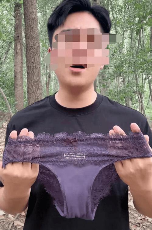 男人愿意给你买内衣代表什么