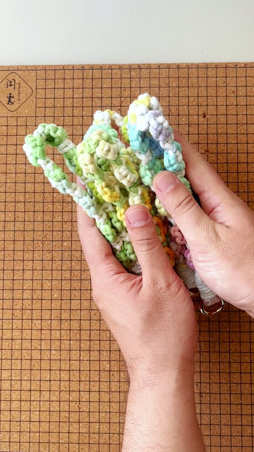 手机上的绳怎么栓缩略图