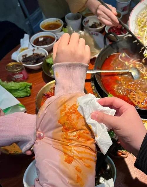 羽绒服去油渍小妙招缩略图