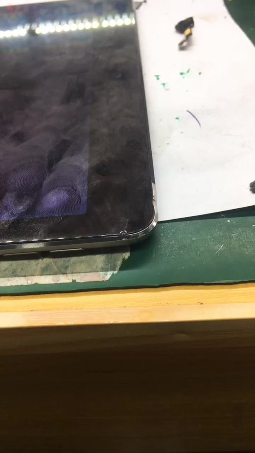 平板开关键陷进去了游戏截图
