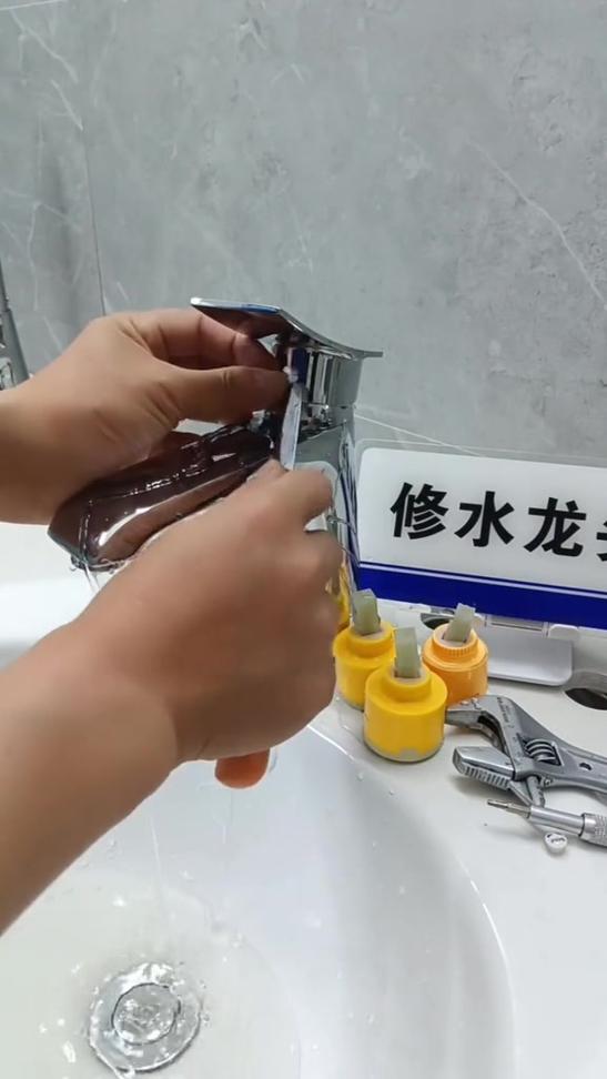 水龙头锈死拧不下来妙招缩略图