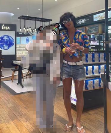 杰杰男扮女装缩略图