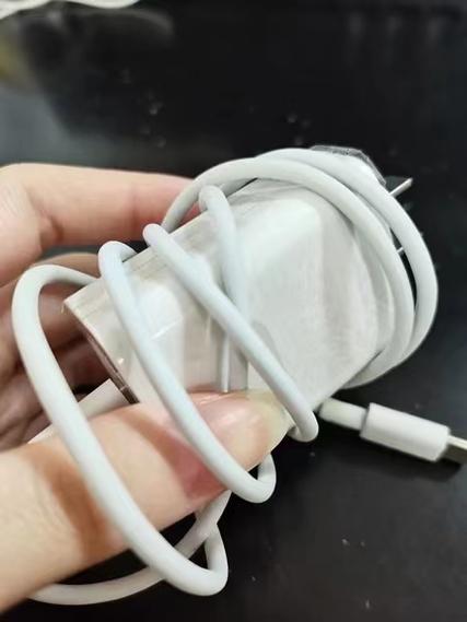 数据线黏糊糊的