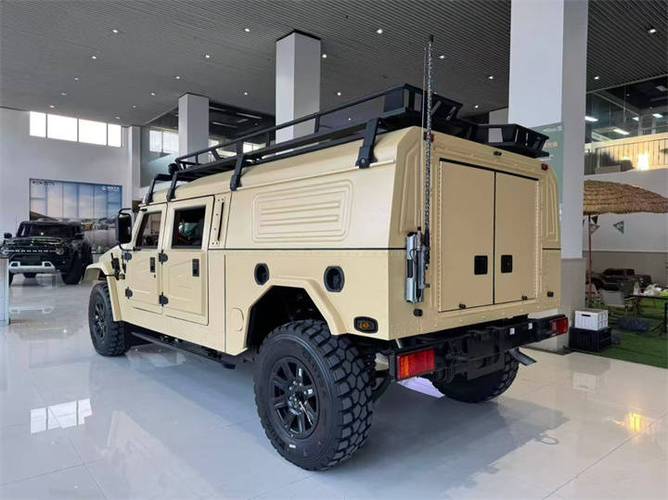 猛士m50越野车