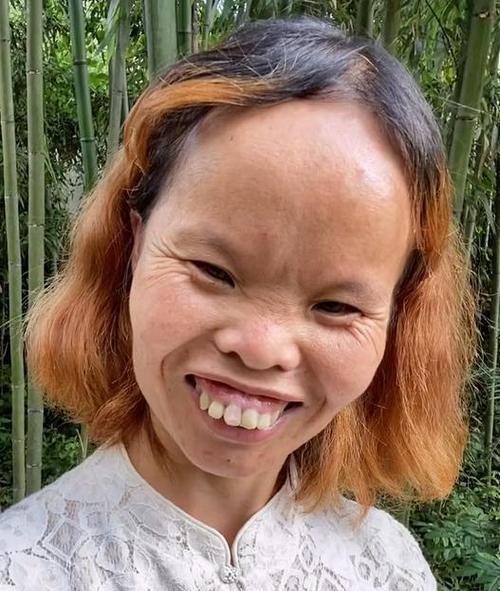 电视剧丑女剧情介绍缩略图