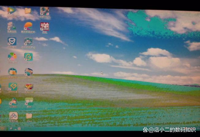 电脑屏幕老是变色是怎么回事