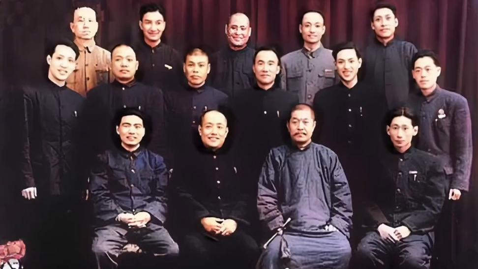 两张图片怎么合并在一起