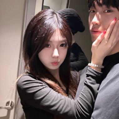 简约高端的小众情侣头像