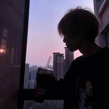红色男头像ins高级