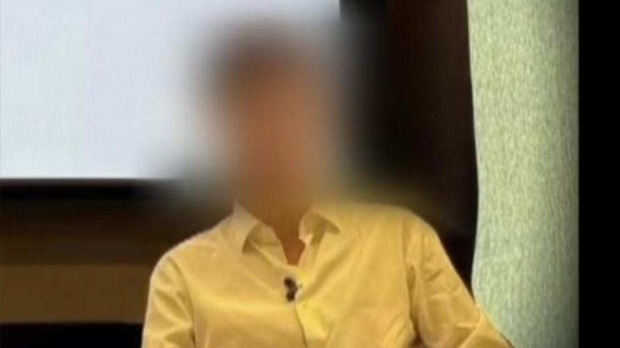男子通过入圈捕猎优质女性