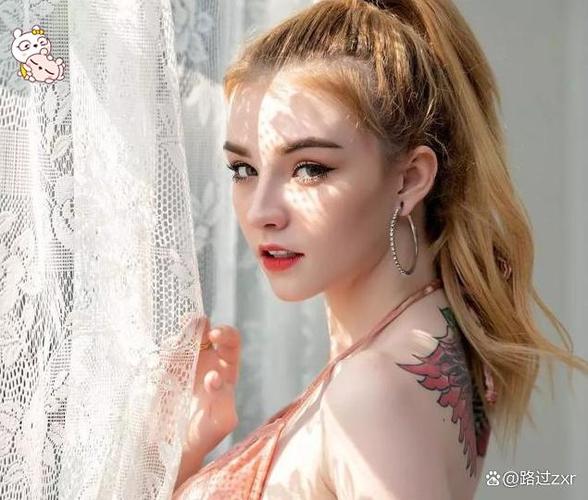 形容女性有魅力的成语