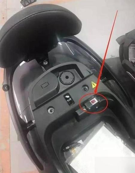 爱玛电动车总开关在哪里缩略图