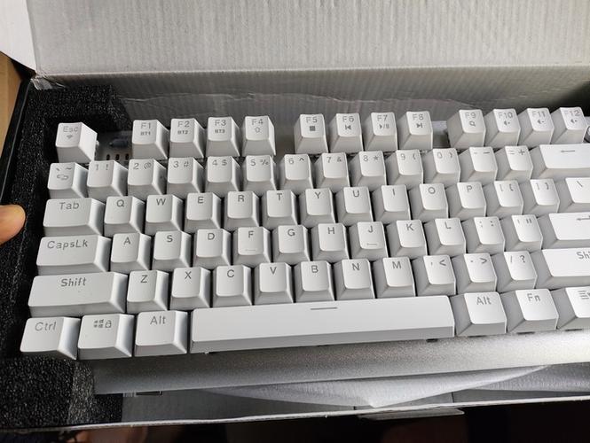 无线键盘亮红灯图标