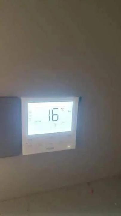 海尔空调运行灯闪6次